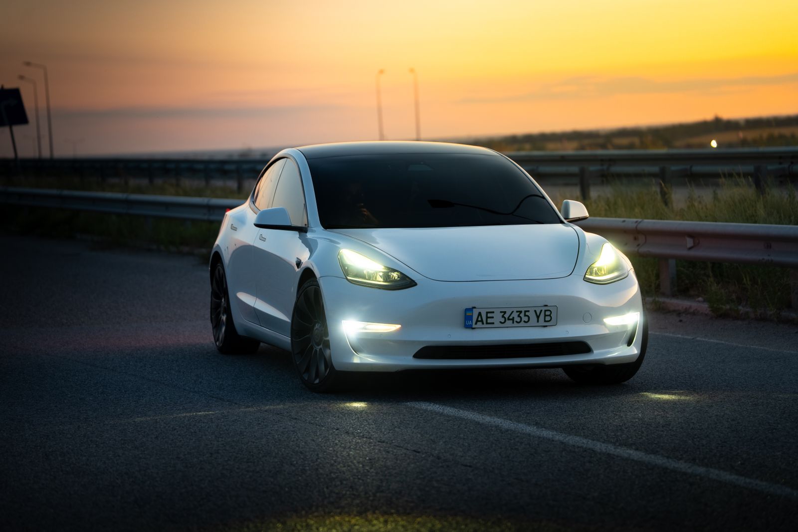 2026 Aveon Lume GT, sedan available to lease